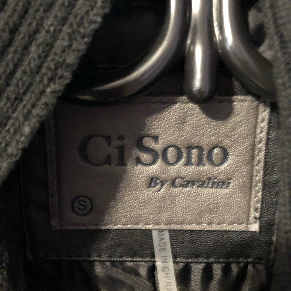 Leather jacket - Picture 3 of 3